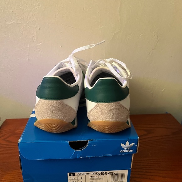 adidas Originals COUNTRY // White Green FZ0013 - Picture 4 of 6